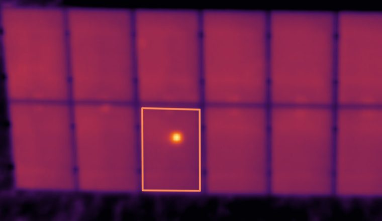 Thermografie Hotspot PV-Modul – lokale Überhitzung einer Solarzelle im Infrarotbild