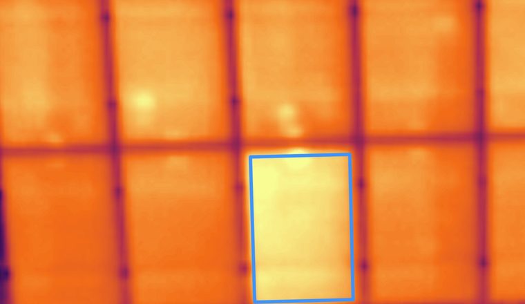 Thermografie defektes PV-Modul im Leerlauf – gesamtes Modul überhitzt