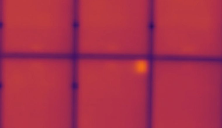 Thermografie Zellriss PV-Modul – Mikroriss als Wärmeanomalie