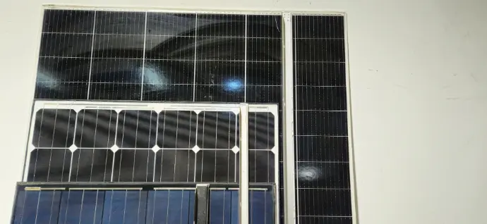 Separated aluminum frame and PV module after de-framing process